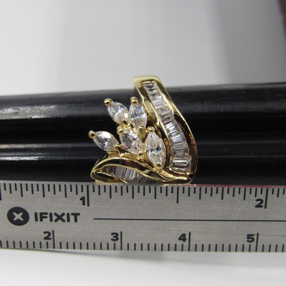 Size 6.25 Gold Tone Unique CZ Diamond Band Ring - Picture 6 of 7